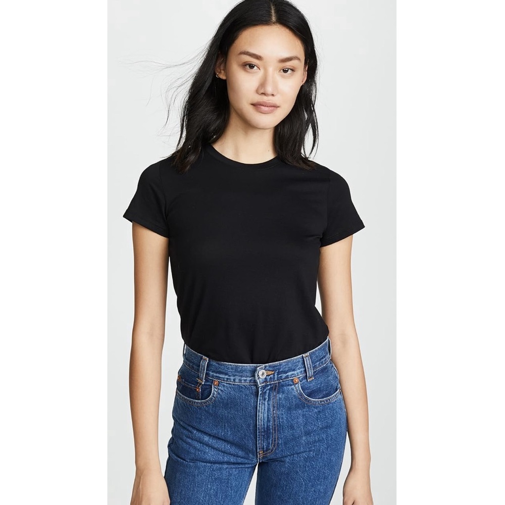 Vince T-Shirt in Black.